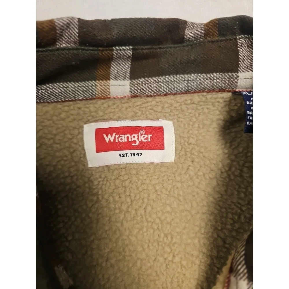 Wrangler Flannel Jacket Mens XL Green Plaid Sherpa Lined Pocket Shacket